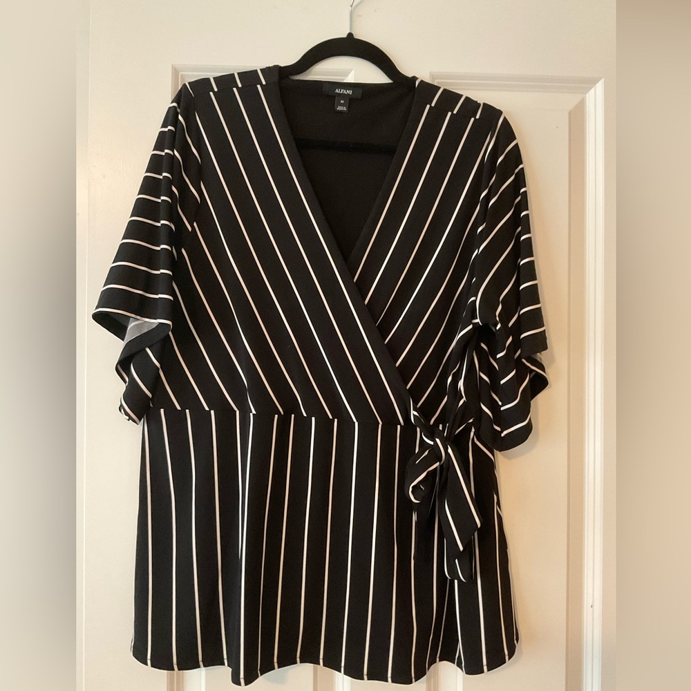 Style & Co 0X striped tie top